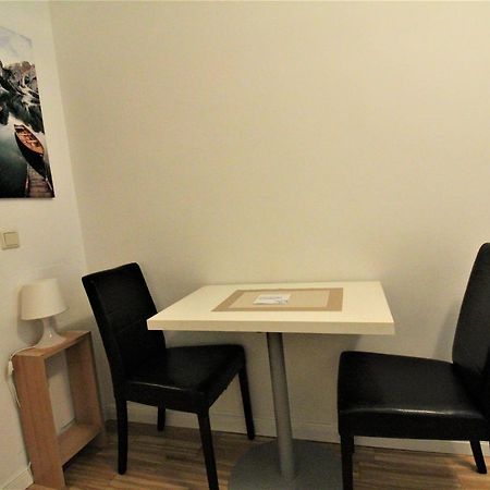 Small Studio Close To City Center Wien Eksteriør bilde